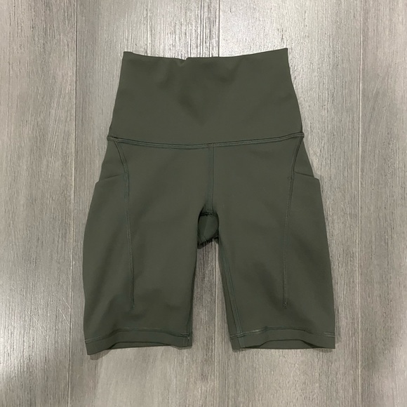 LULULEMON - Base Pace High-Rise Short 6” - Picture 2 of 3